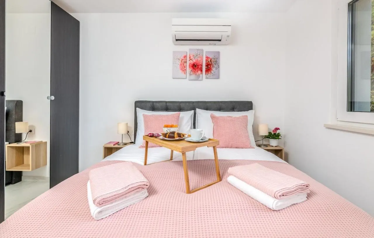 Apartments Elle Luxury Vantacici Malinska Kroatien