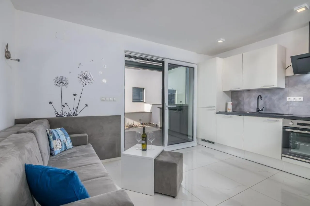 Apartments Elle Luxury Vantacici Malinska Kroatien